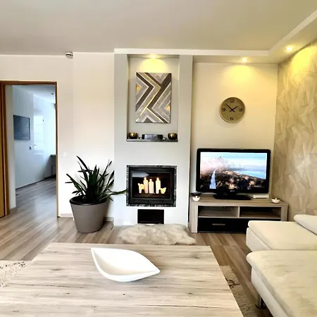 Lejlighed Historic Charm - Cozy Nordic Retreat In Time-honored Residency Tallinn